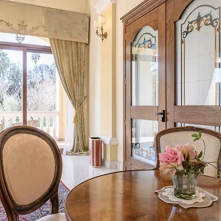 Отель Hotiday Porto 4*