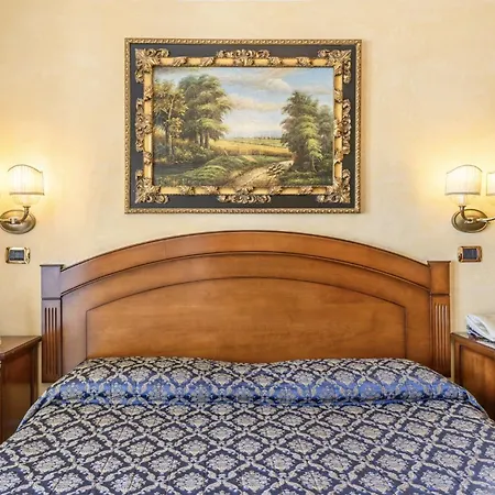 Отель Hotiday Porto 4*