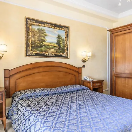 Hotiday Porto Отель Ольбия