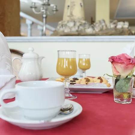 Отель Hotiday Porto