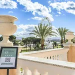 Hotiday Porto Hotel