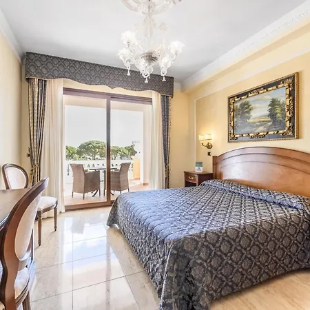 Ξενοδοχείο Hotiday Porto