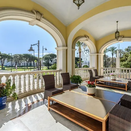 Ξενοδοχείο Hotiday Porto