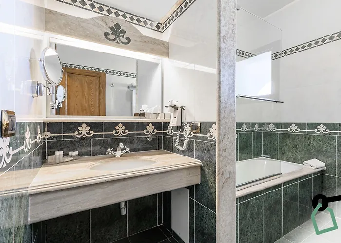 ホテル Hotiday Porto 4*